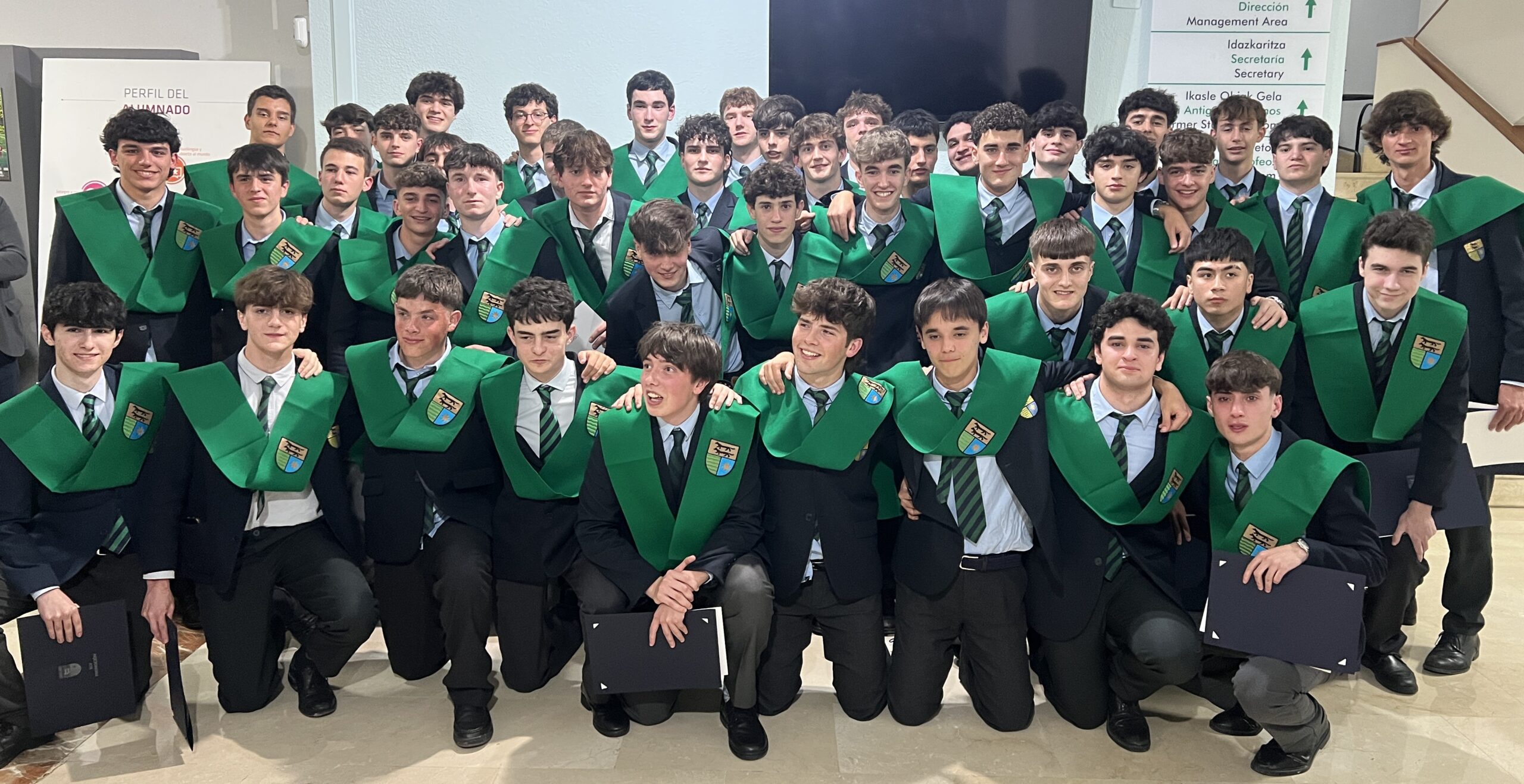 Graduación de alumnos de 2 bach de Munabe en Loiu